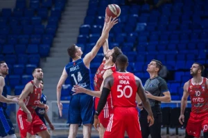 POLUVREME- Zvezda ukrotila Derbi u drugoj deonici
